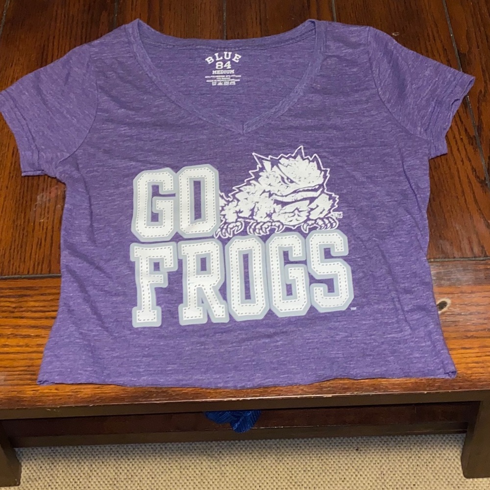 College crop top